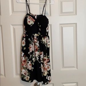 Floral dress - like new. Never worn